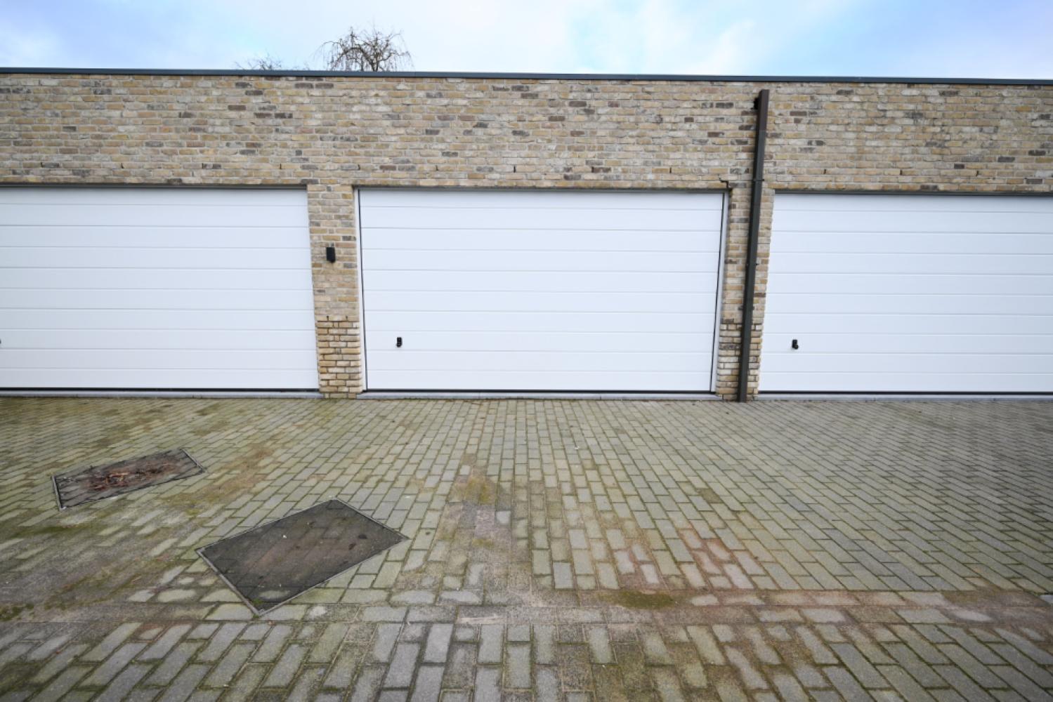 Garage / parking te koop in Izegem