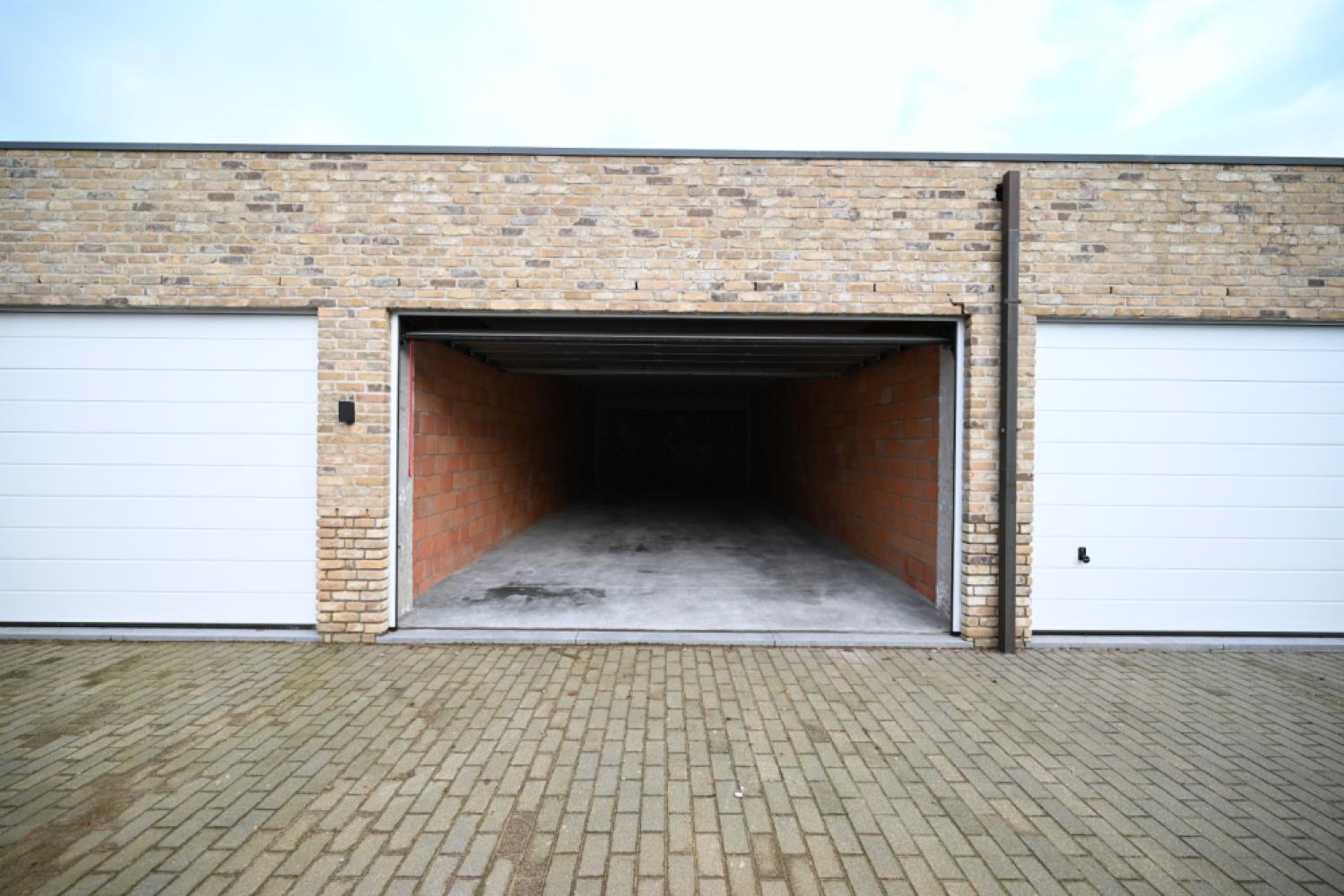 Garage / parking te koop in Izegem