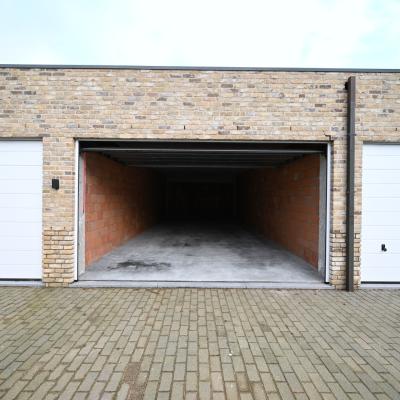 Garage / parking te koop in Izegem