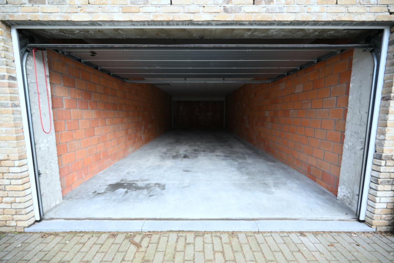 Garage / parking te koop in Izegem