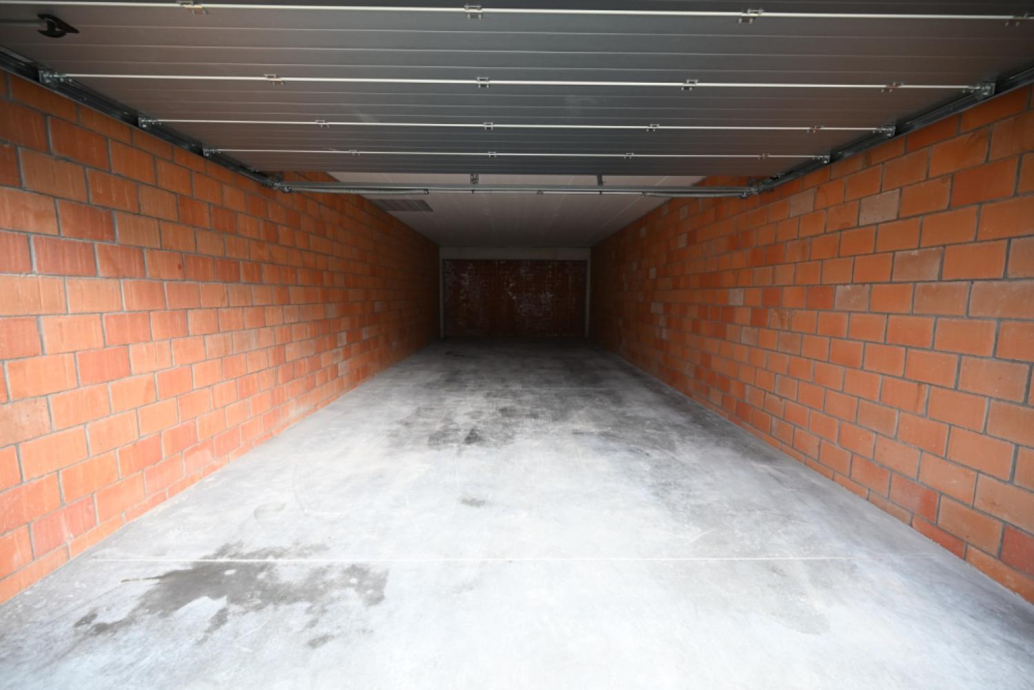 Garage / parking te koop in Izegem