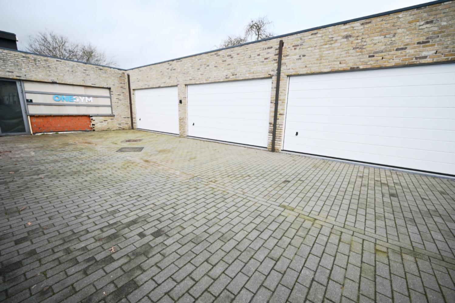 Garage / parking te koop in Izegem