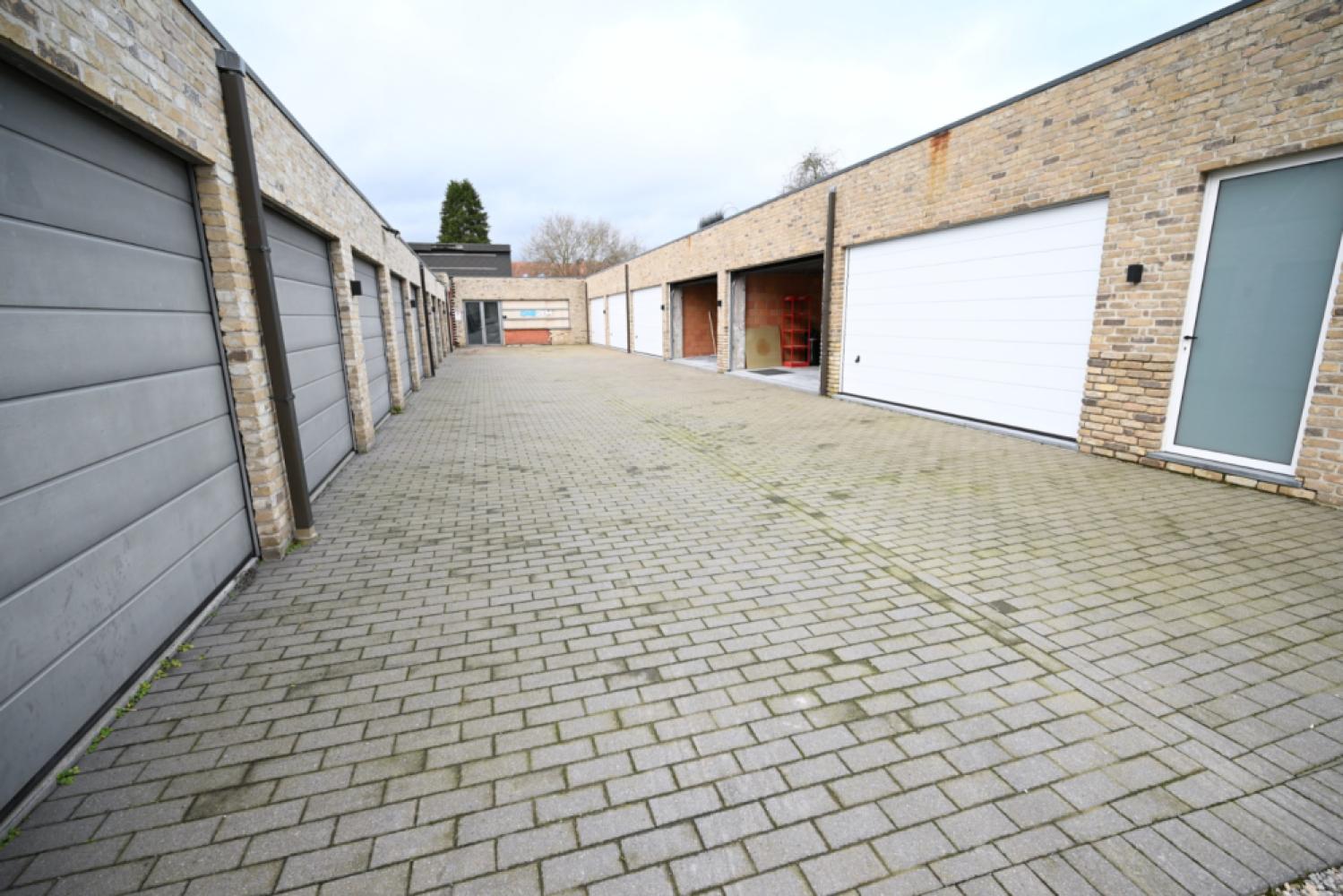 Garage / parking te koop in Izegem