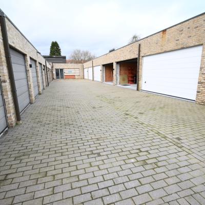 Garage / parking te koop in Izegem
